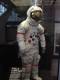 ein faszinierendes austellungsstck im space and air museum: eine original mond landung uniform, also eine die wirklich am mond war!